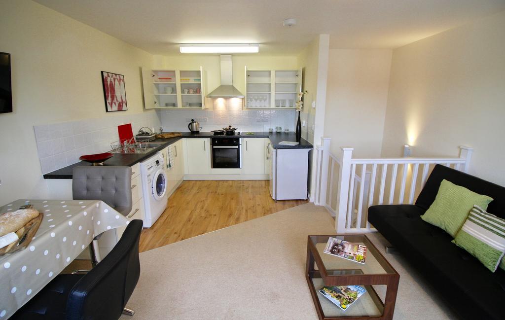 Amberblue@Epsom Appartement Buitenkant foto